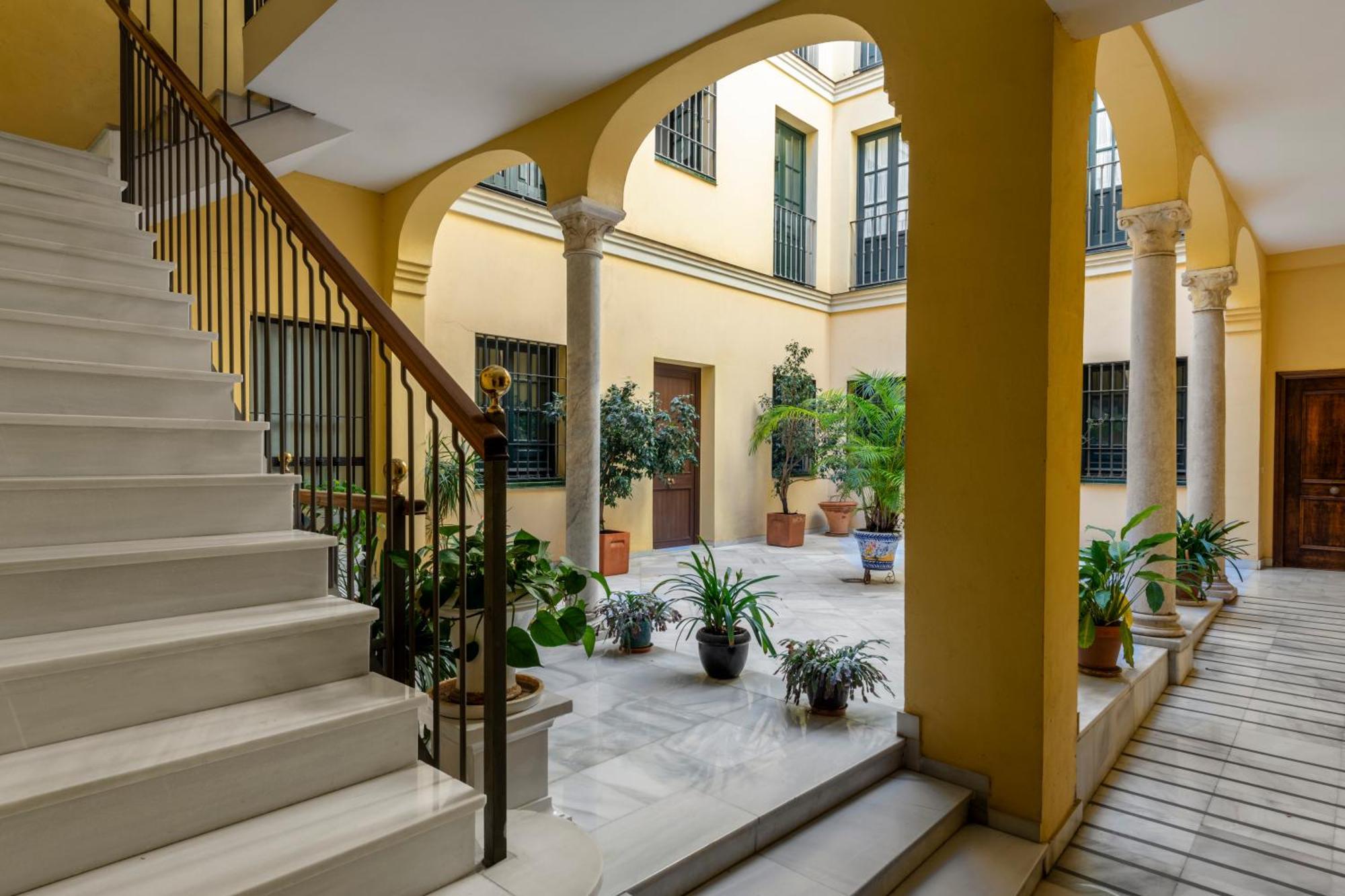 Magno Apartments Alvarez Quintero Sevilha Exterior foto